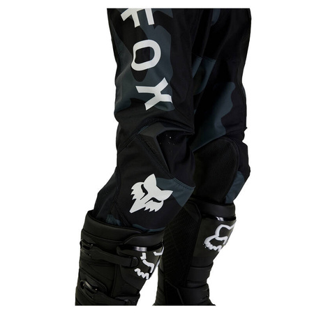 Spodnie  FOX 180 BNKR black camo   